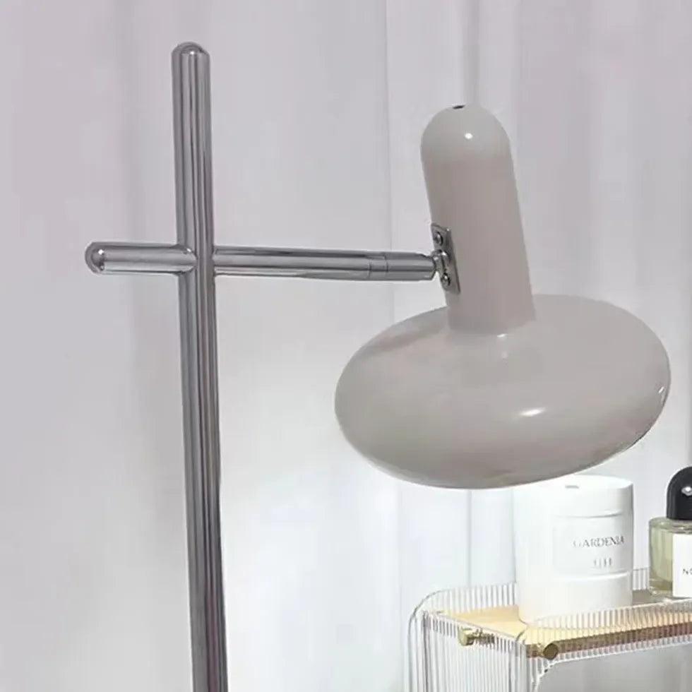 Lámpara de pie con dos focos orientables de metal blanco Roseta – detalle de un cabezal giratorio