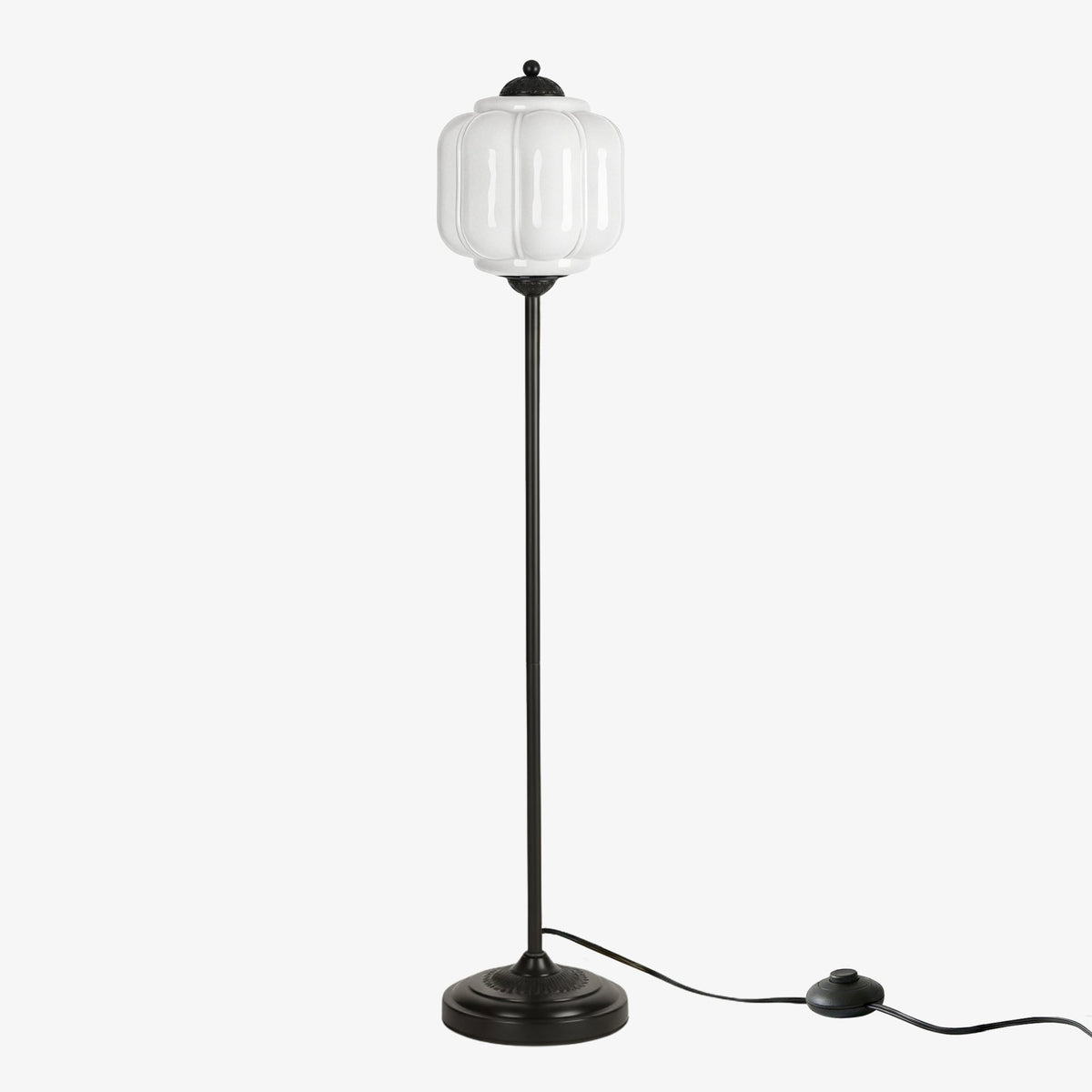 Lámpara de pie retro Tuliana – cristal blanco y acabado negro, pantalla de 25 cm