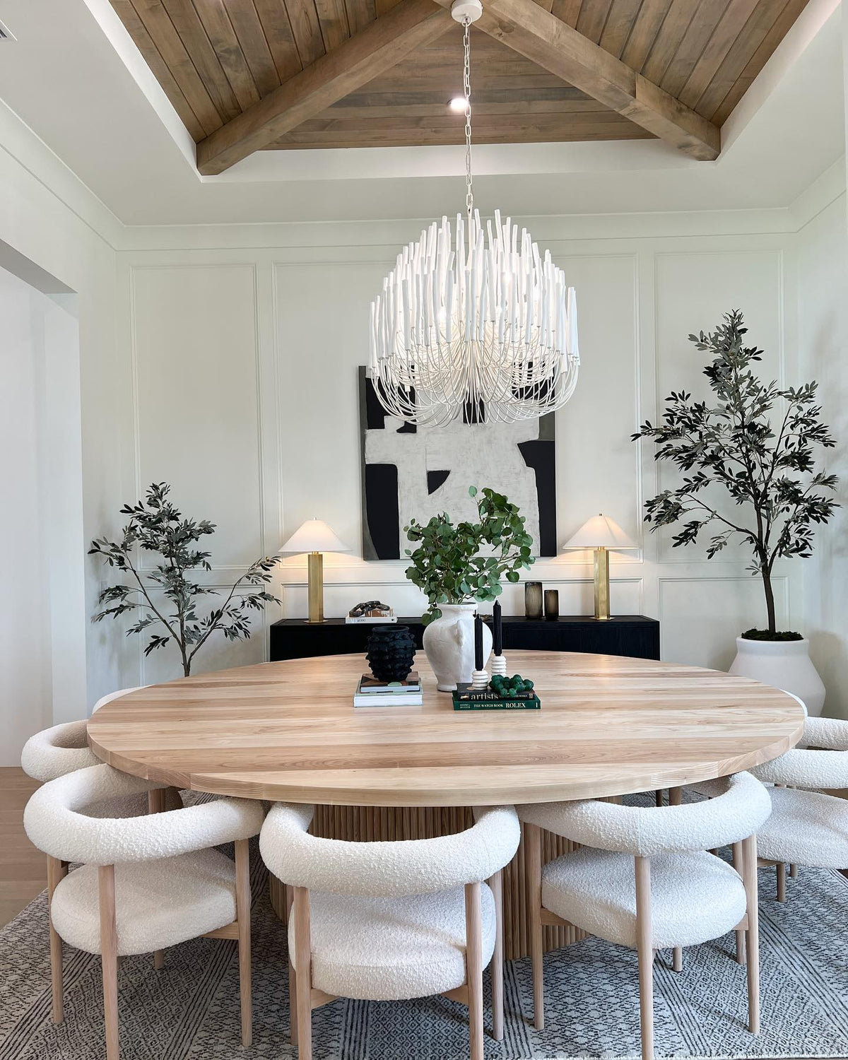 Lámpara de araña de varillas de madera Ramilla en un comedor de estilo natural – imagen 17