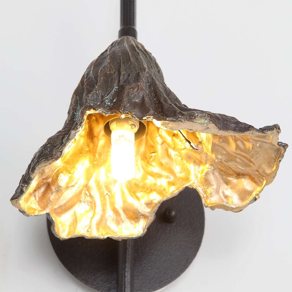 Aplique de pared hoja de loto Milora – interior dorado de la hoja colgante