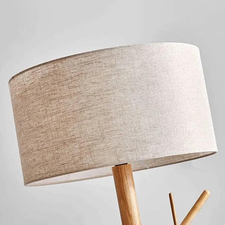 Lámpara de pie de madera Yedra – detalle de la pantalla de tela