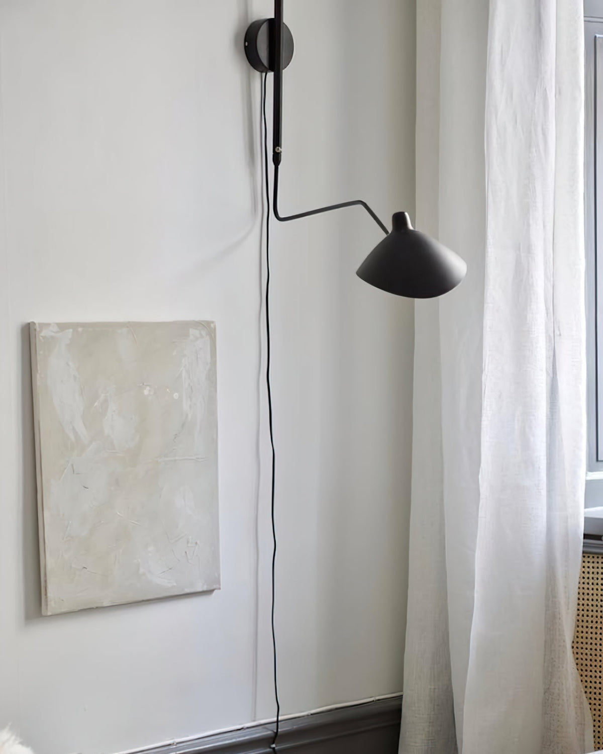 Aplique de pared con brazos articulados Zancora en un salón mid-century – imagen 10