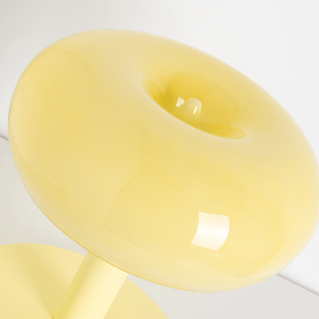 Lámpara de mesa seta de cristal Maluna – detalle del cristal amarillo pastel