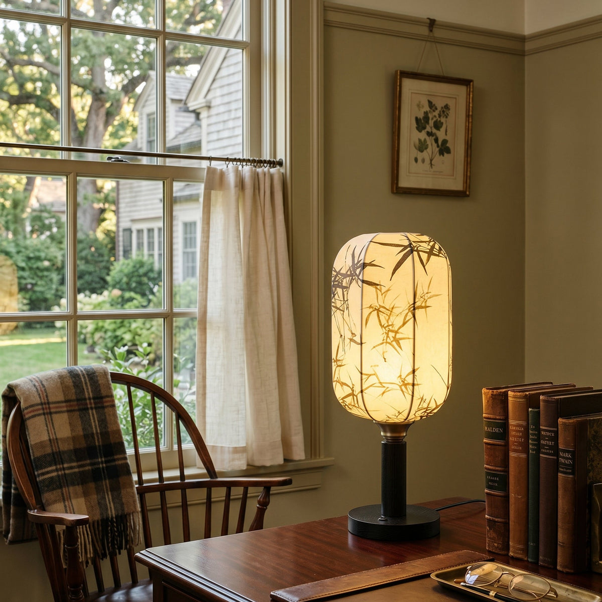 Lámpara de mesa farol japandi Zenaya en un estudio acogedor – imagen 6