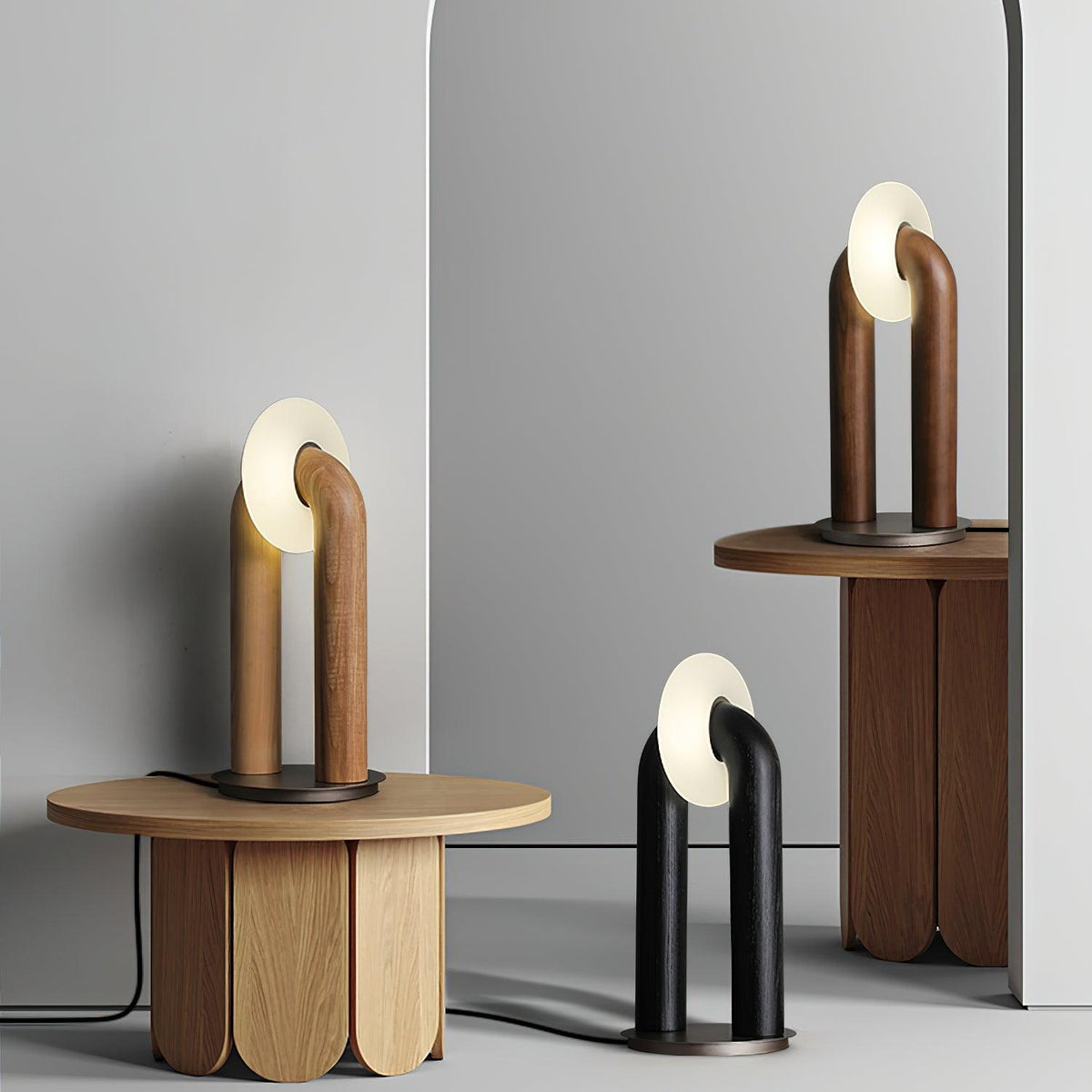 Lámpara de mesa de madera Zevelo – en madera natural, nogal y negro