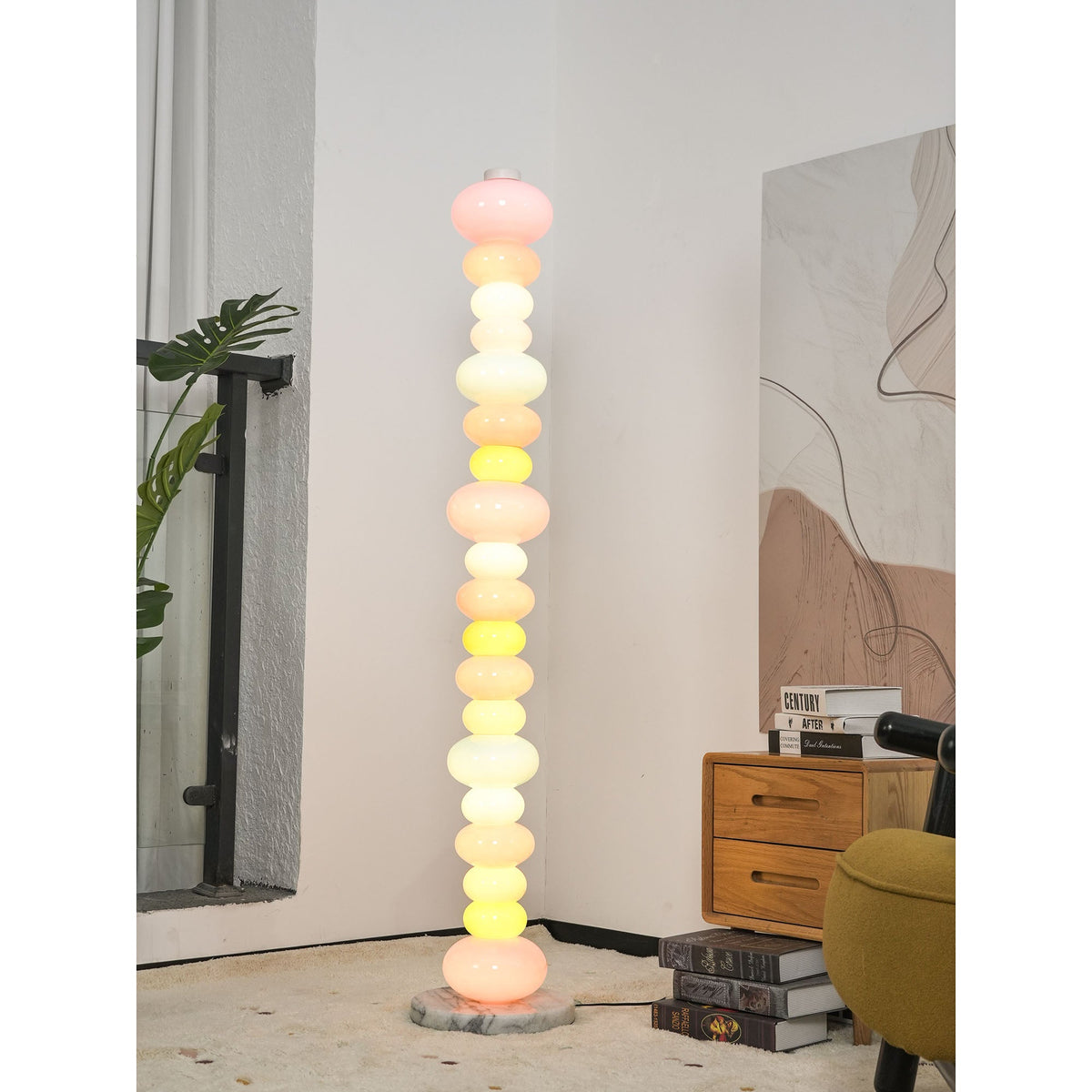 Lámpara de pie de cristal de colores Zucara – encendida con luz cálida